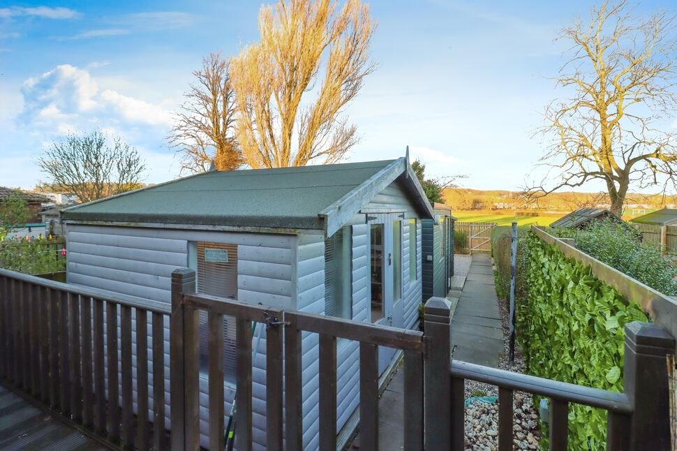 3 bedroom Mid Terrace House for sale, Parkside Street, Rosyth, KY11 £