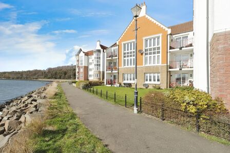The Moorings, 2 bedroom  Flat for sale, £200,000