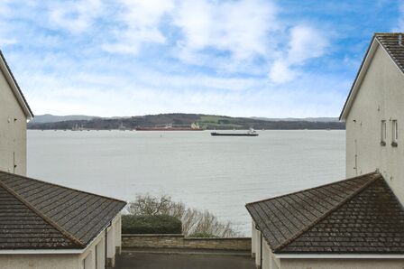 Spinnaker Way, 2 bedroom  Flat for sale, £214,995