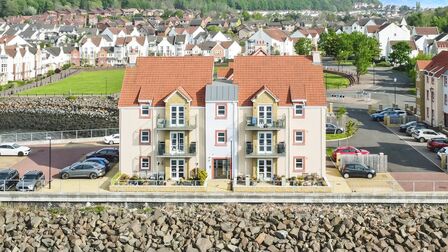 Harbour Place, 3 bedroom  Flat for sale, £325,000