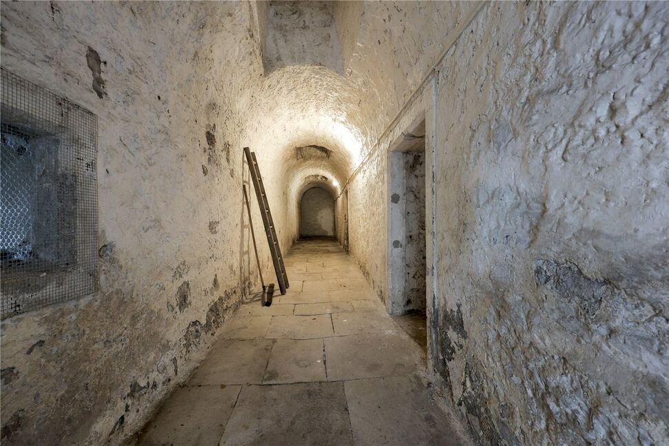 Image 35