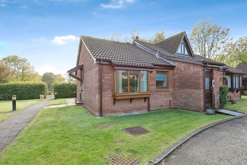 Main image of 1 bedroom End Terrace Bungalow for sale, Carrick Drive, Dalgety Bay, Fife, KY11