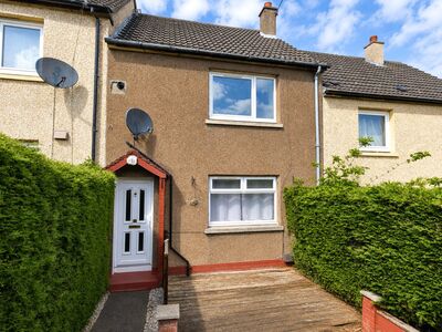 Roods Square, 2 bedroom Mid Terrace House to rent, &pound;1,100 pcm