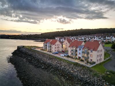 Harbour Place, 3 bedroom Flat for sale, &pound;335,000