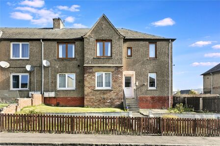 Spittalfield Crescent, 4 bedroom Flat for sale, &pound;135,000