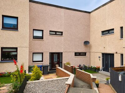 Jean Armour Drive, 2 bedroom Mid Terrace House to rent, &pound;1,250 pcm
