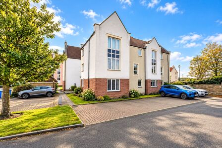 Harbour Place, 1 bedroom Flat for sale, &pound;130,000