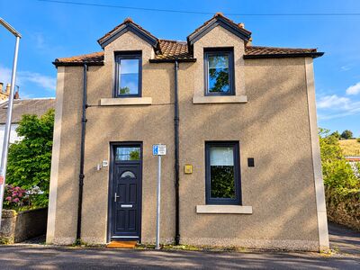 Preston Crescent, 3 bedroom End Terrace House to rent, &pound;1,300 pcm