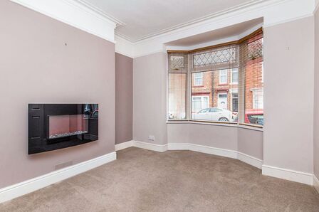 2 bedroom Mid Terrace House to rent