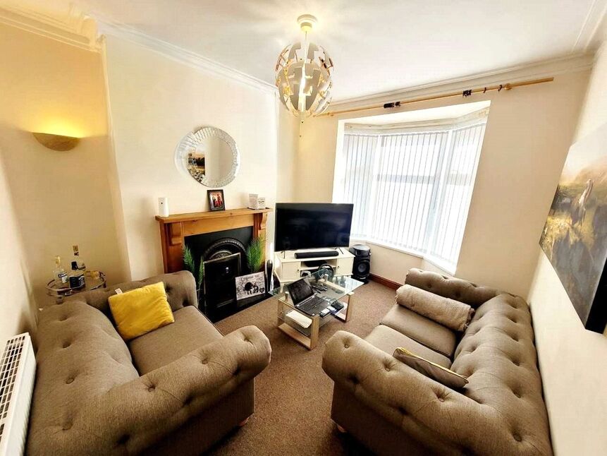 2 bedroom End Terrace House for sale