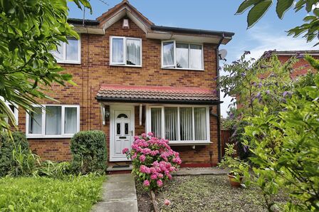 Symington Walk, 3 bedroom End Terrace House for sale, £130,000
