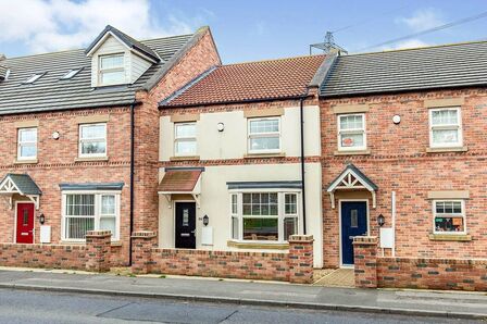 3 bedroom Mid Terrace House for sale