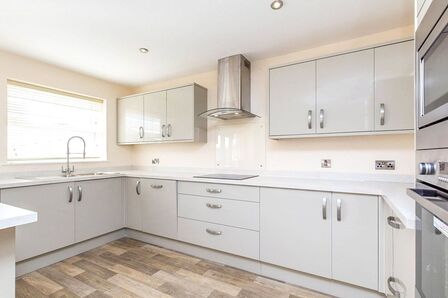 3 bedroom Mid Terrace House for sale