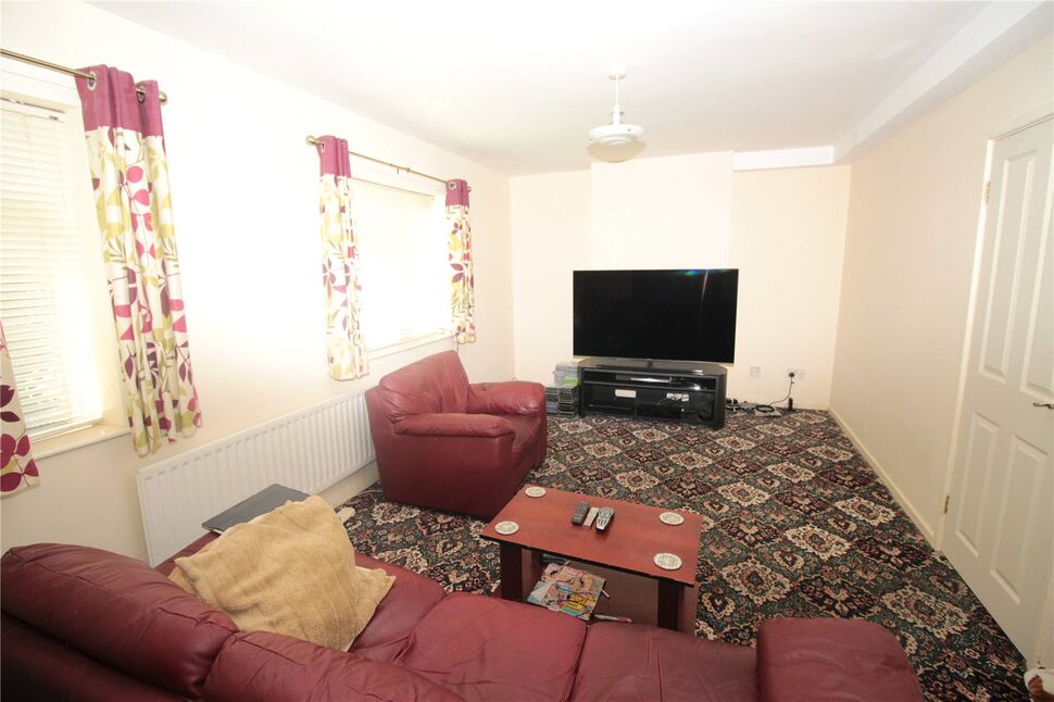 3 bedroom Semi Detached House for sale, The Spinney, Middleton St