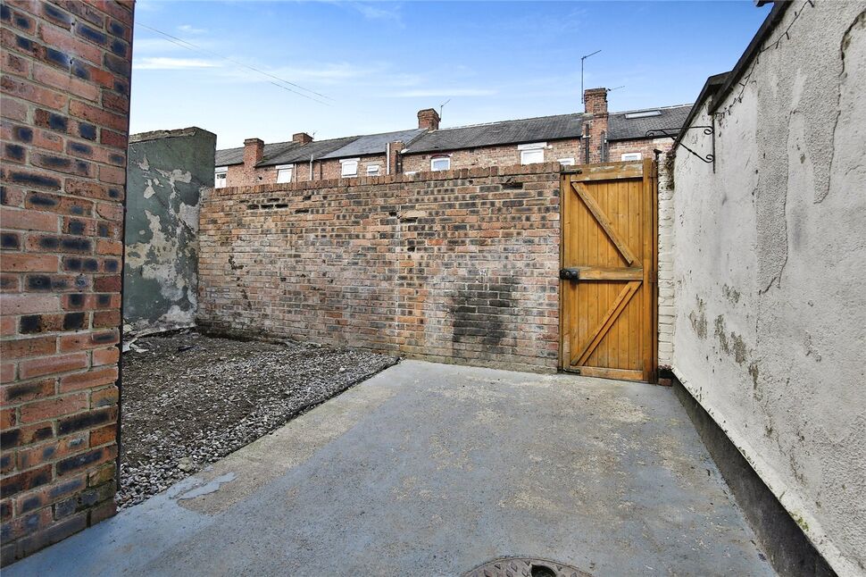 2 bedroom Mid Terrace House for sale, Ruby Street, Darlington, DL3 £