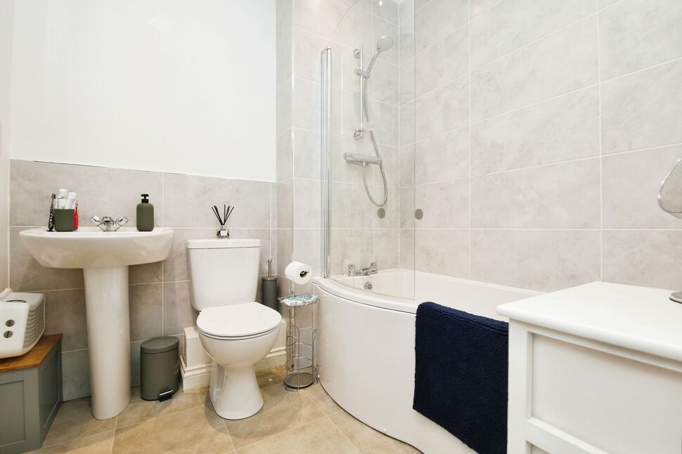 2 bedroom Mid Terrace House for sale, Winding Way, Darlington, DL2 £