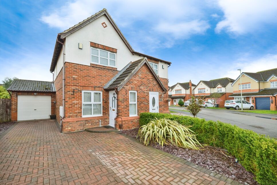2 bedroom Mid Terrace House for sale, Winding Way, Darlington, DL2 £