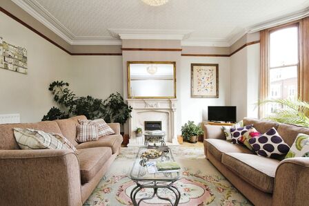 Stanhope Road North, 6 bedroom Mid Terrace House for sale, £375,000