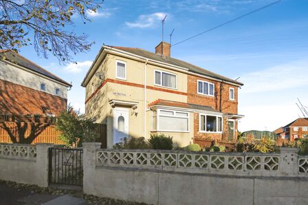 Baytree Road, 2 bedroom Semi Detached House for sale, £130,000