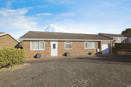 Springfields, 3 bedroom Detached Bungalow for sale, £270,000