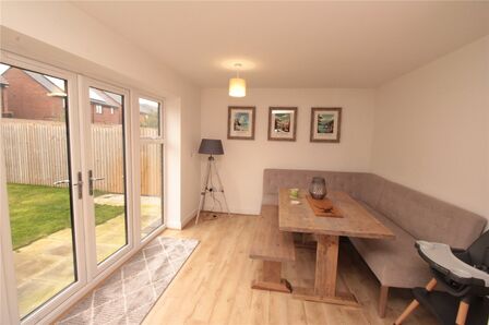Yew Tree Close, 4 bedroom Detached House for sale, £360,000