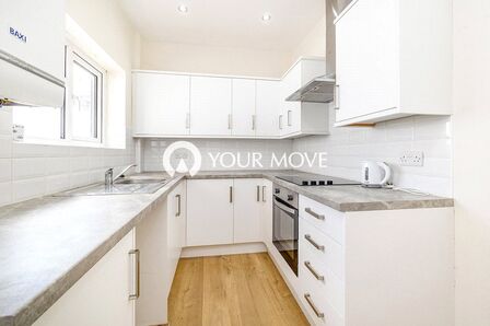 3 bedroom Mid Terrace House for sale