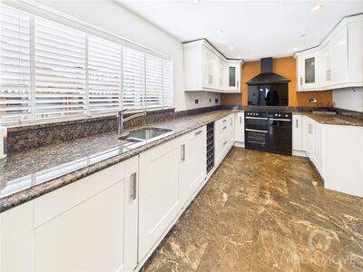 Widgeon Road, 4 bedroom Semi Detached House for sale, £220,000