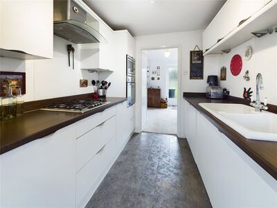 3 bedroom Mid Terrace House for sale