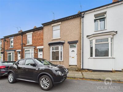 3 bedroom Mid Terrace House to rent