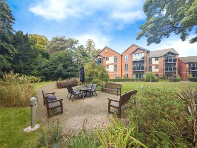 Carmel Road North, 1 bedroom  Flat to rent, £925 pcm