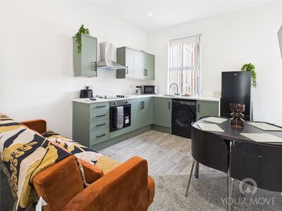 Borough Road, 3 bedroom  Flat for sale, £130,000