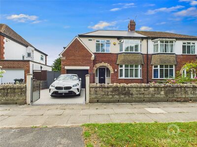 Parkside, 4 bedroom Semi Detached House to rent, £1,600 pcm