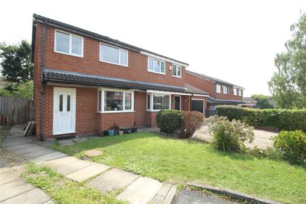 Earl Close, 3 bedroom Semi Detached House for sale, £170,000