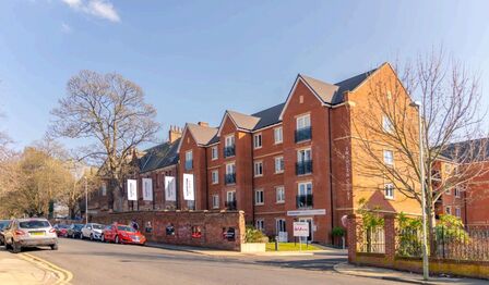Trinity Road, 1 bedroom  Flat to rent, £1,220 pcm