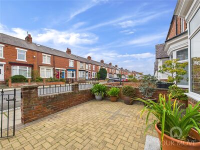 3 bedroom Mid Terrace House for sale