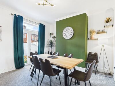 4 bedroom Mid Terrace House for sale