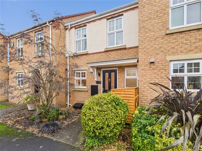 2 bedroom Mid Terrace House for sale