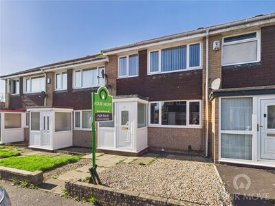 Kitching Grove, 3 bedroom Mid Terrace House for sale, &pound;125,000