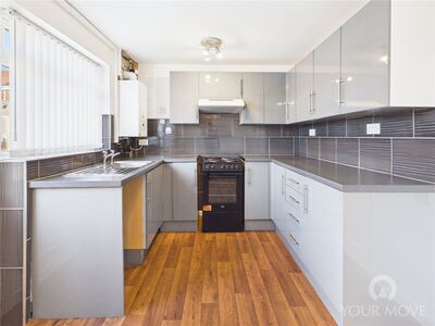 3 bedroom Mid Terrace House for sale