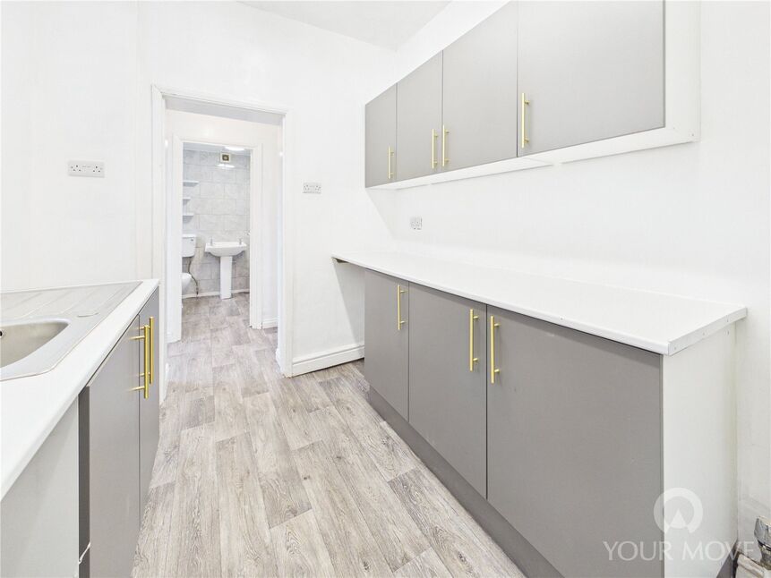 3 bedroom Mid Terrace House for sale