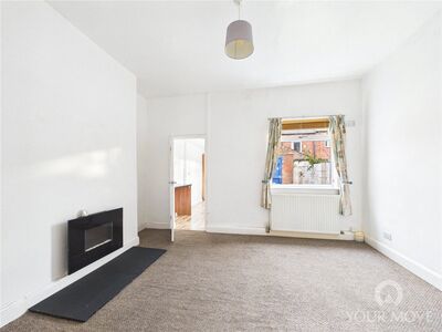 2 bedroom Mid Terrace House for sale