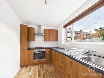 2 bedroom Mid Terrace House for sale