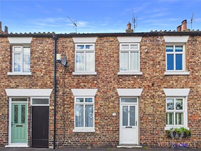 Strait Lane, 2 bedroom Mid Terrace House to rent, &pound;795 pcm