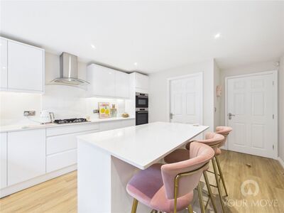 6 bedroom Detached House for sale