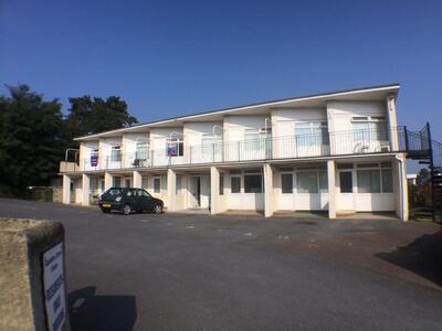 Golden Acre, 1 bedroom Flat to rent, &pound;550 pcm
