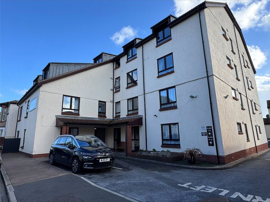 Main image of 1 bedroom Flat to rent, High Street, Dawlish, Devon, EX7
