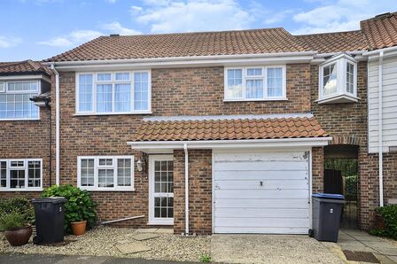 Whitefriars Meadow, 4 bedroom Semi Detached House to rent, £1,500 pcm