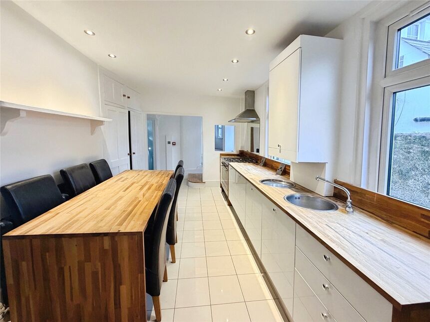 Kitchen / Breakfast Room