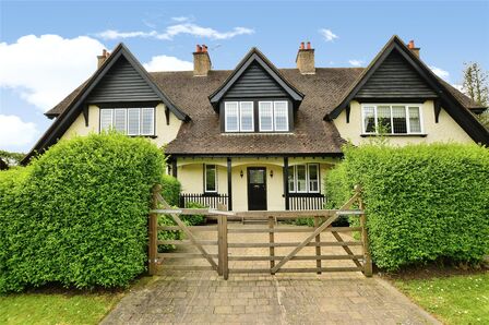 3 bedroom Mid Terrace Property to rent