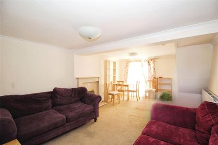 2 bedroom Mid Terrace House for sale